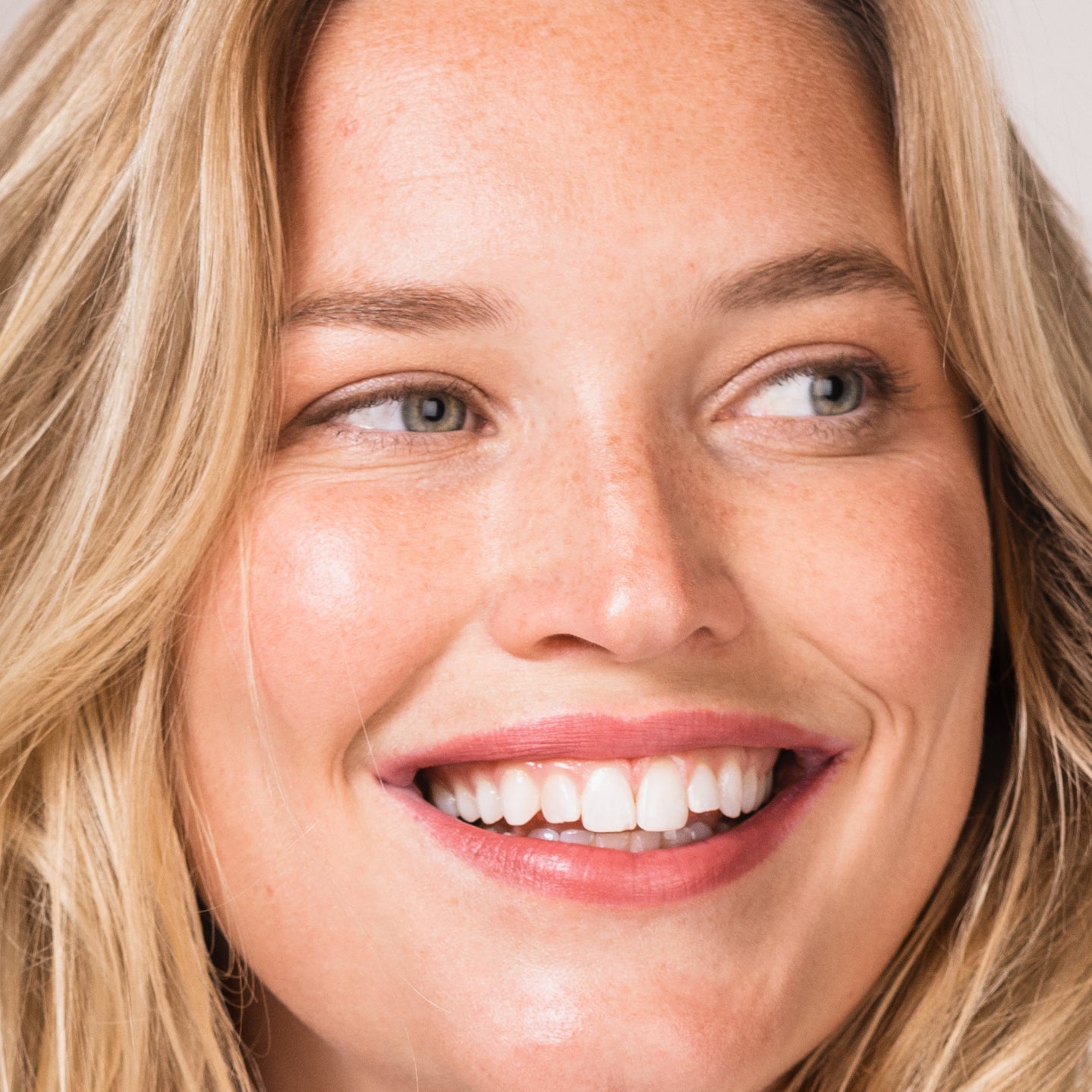 Full Bloom Sculpted Lipstick